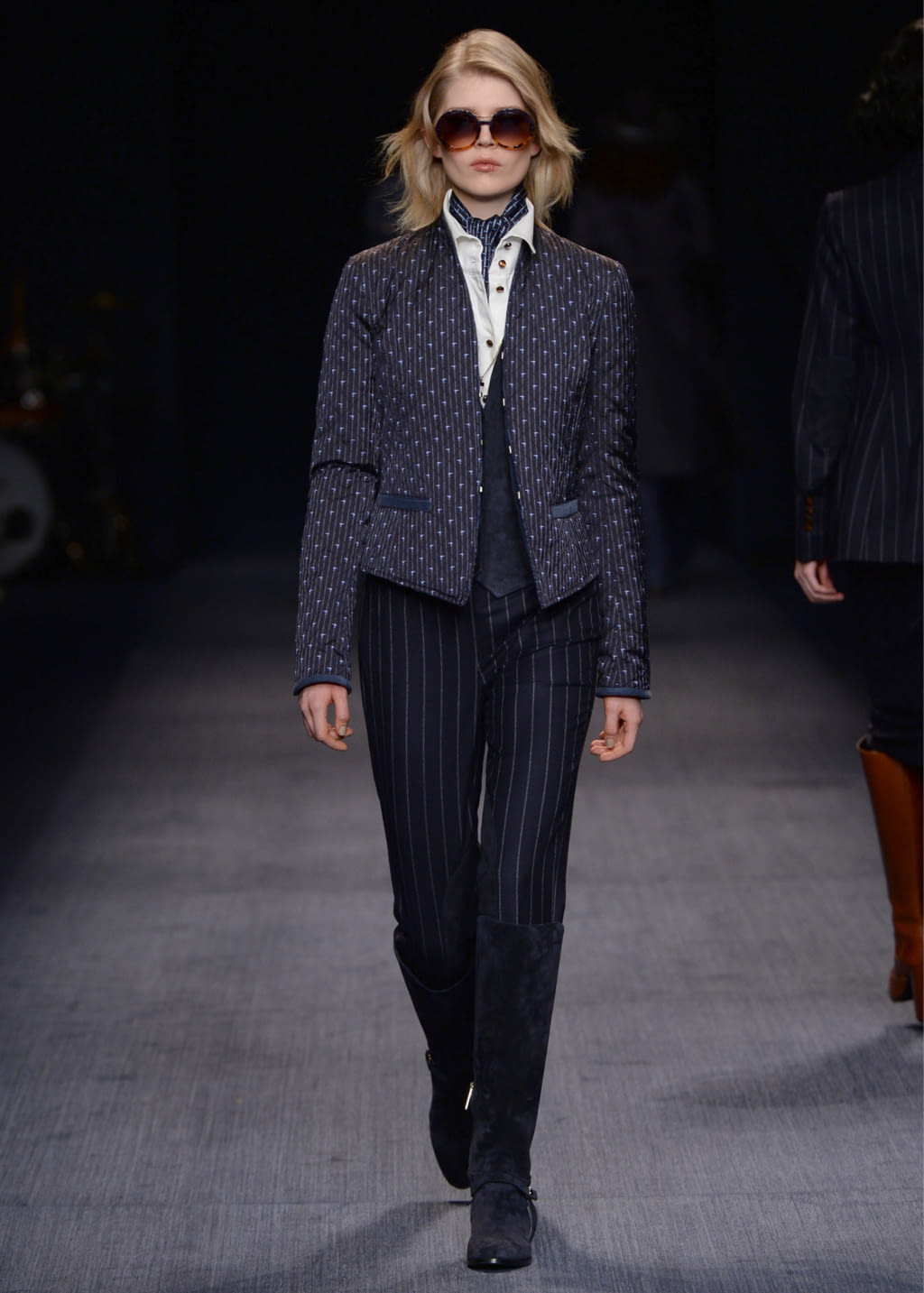Fashion Week Milan Fall/Winter 2016 look 19 from the Trussardi collection 女装