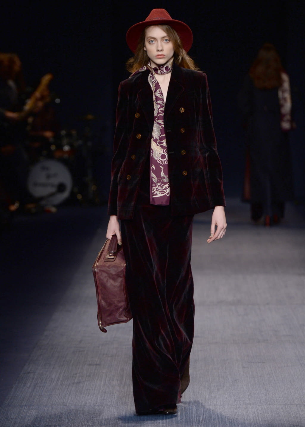 Fashion Week Milan Fall/Winter 2016 look 31 from the Trussardi collection 女装
