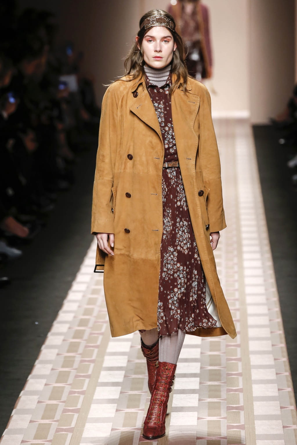 Fashion Week Milan Fall/Winter 2017 look 9 from the Trussardi collection 女装