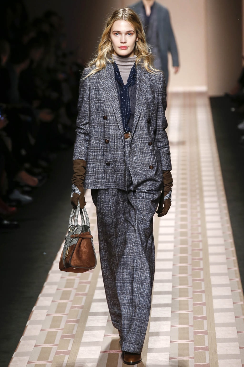 Fashion Week Milan Fall/Winter 2017 look 21 from the Trussardi collection 女装