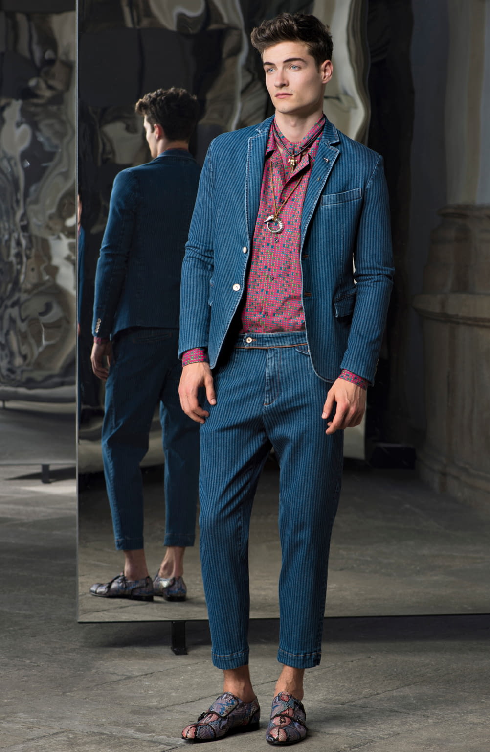 Fashion Week Milan Spring/Summer 2017 look 4 from the Trussardi collection menswear