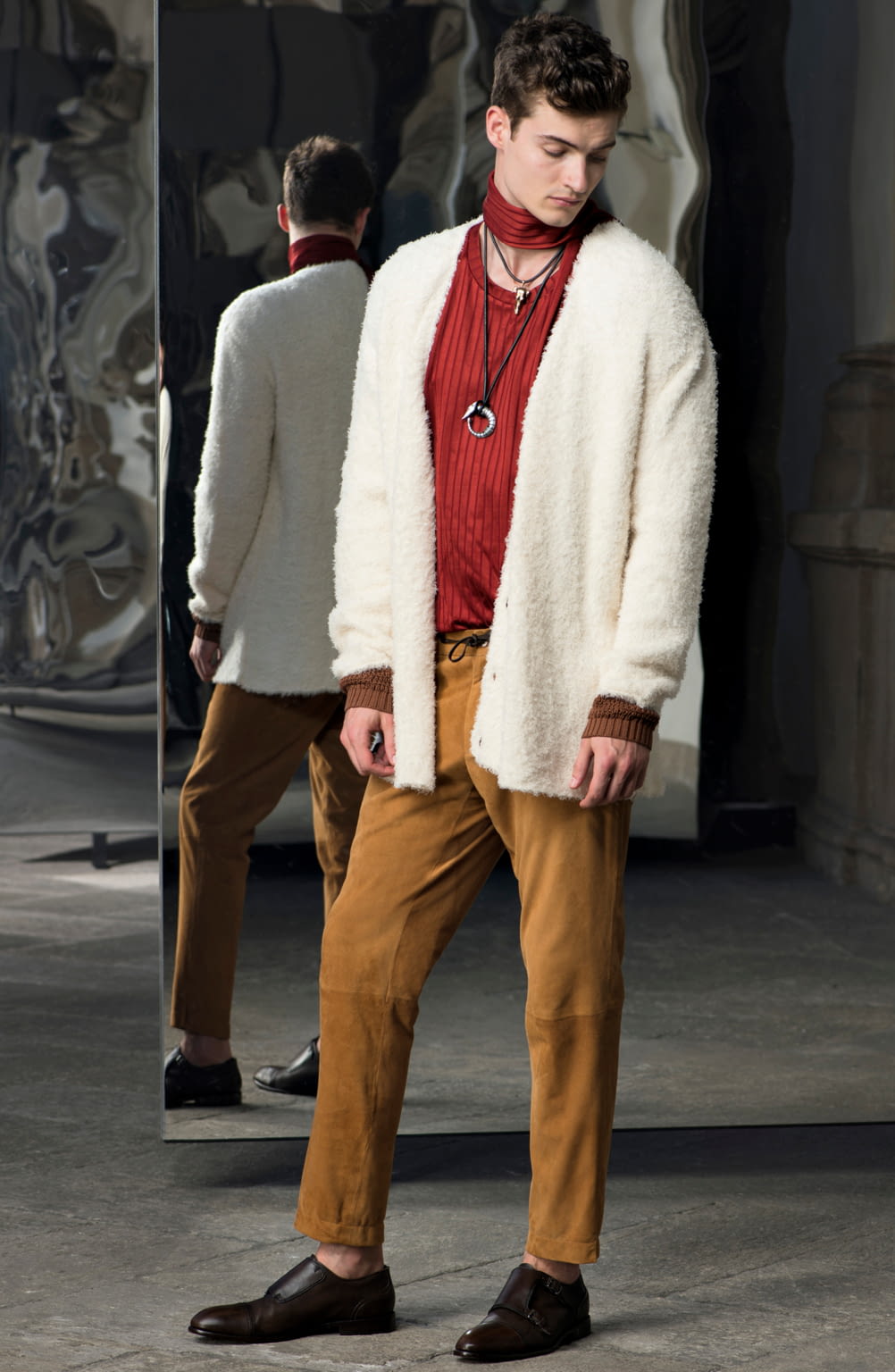 Fashion Week Milan Spring/Summer 2017 look 16 from the Trussardi collection menswear