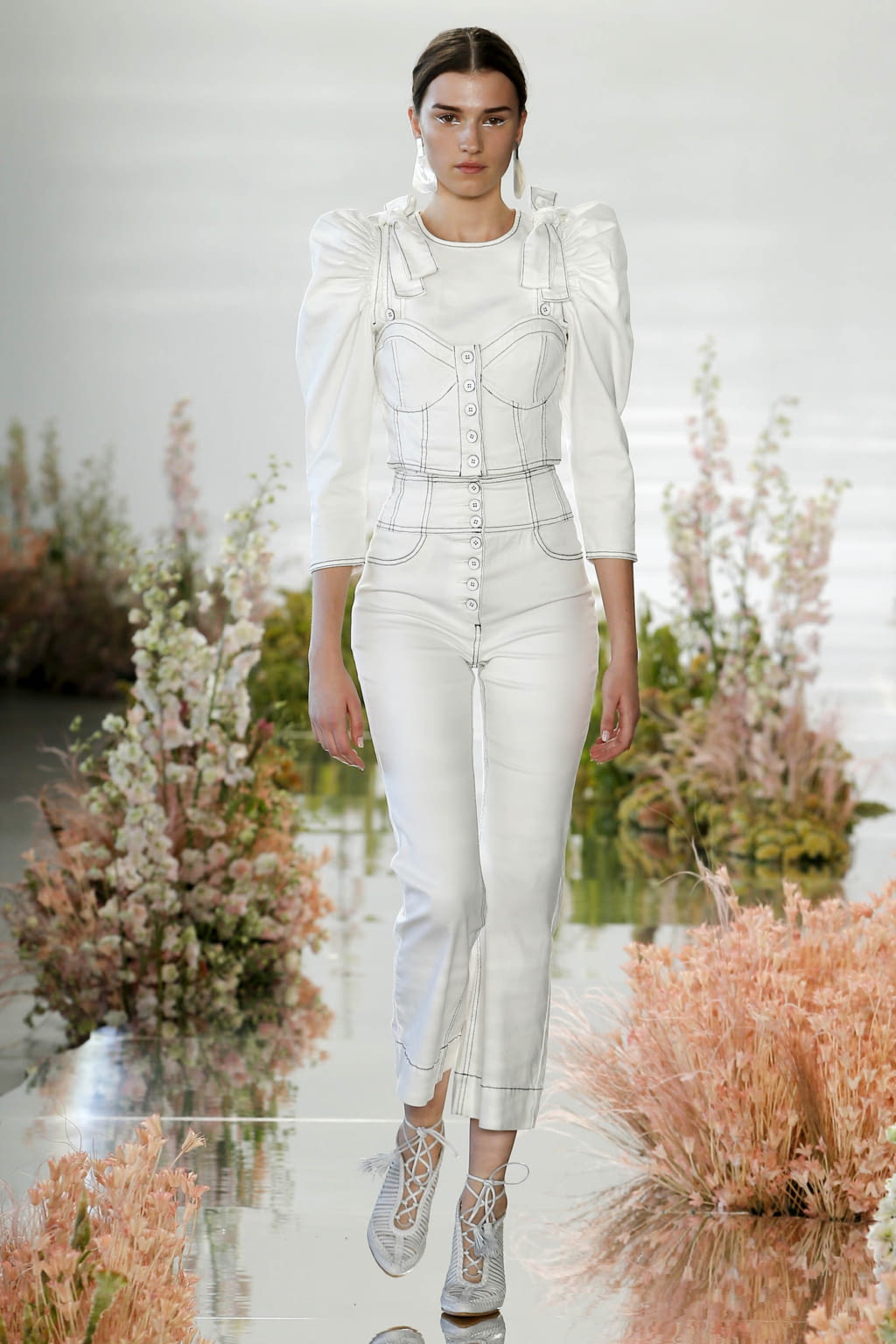 Fashion Week New York Spring/Summer 2018 look 1 de la collection Ulla Johnson womenswear