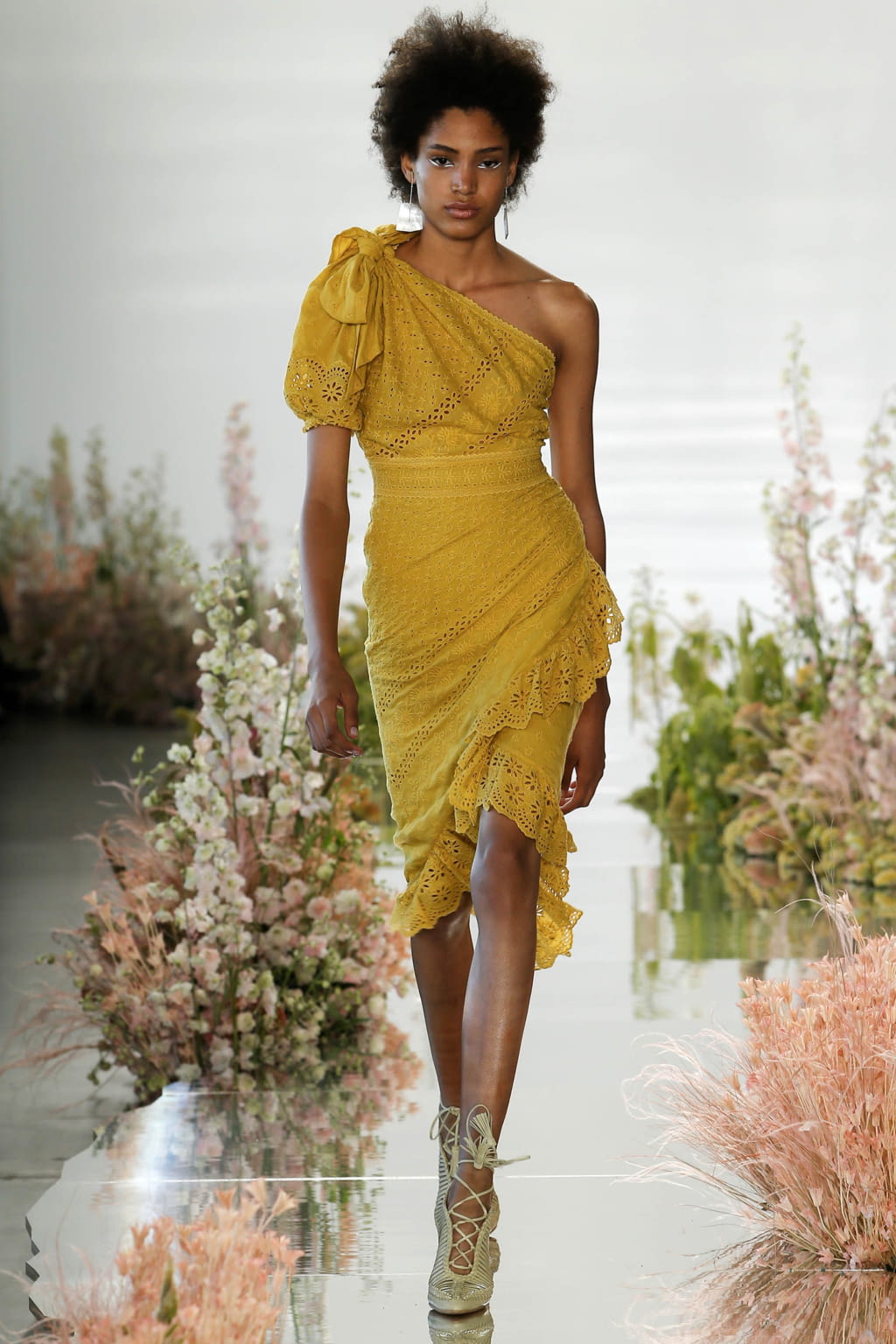 Fashion Week New York Spring/Summer 2018 look 18 de la collection Ulla Johnson womenswear