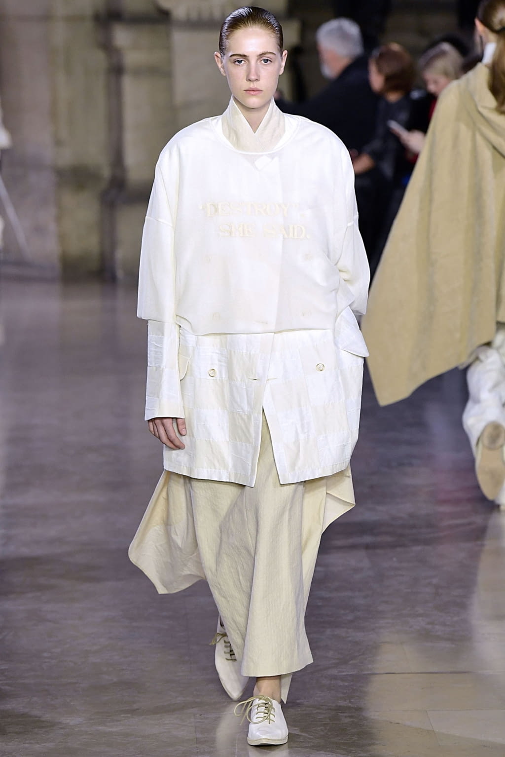 Fashion Week Paris Fall/Winter 2019 look 10 from the Uma Wang collection 女装
