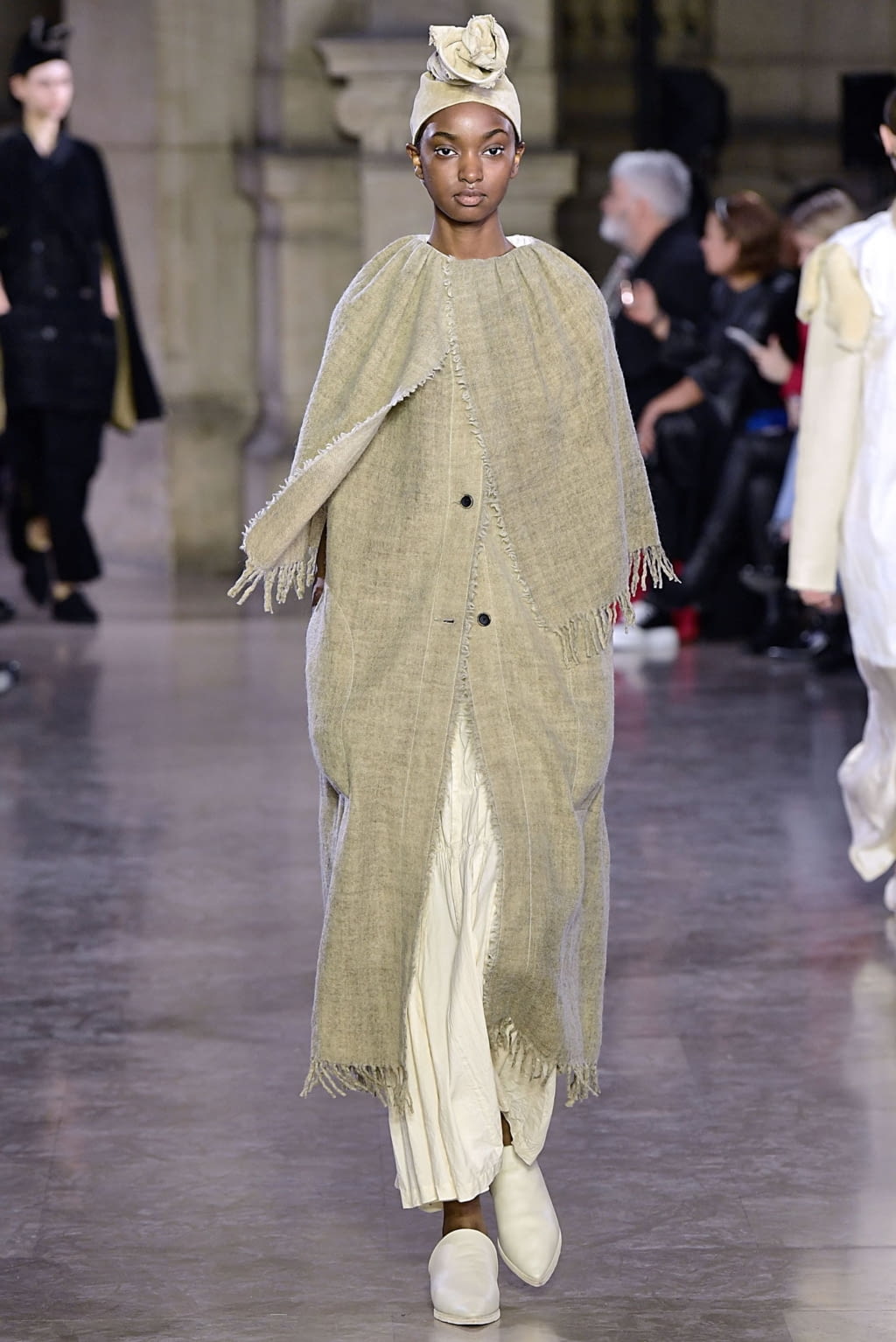 Fashion Week Paris Fall/Winter 2019 look 13 de la collection Uma Wang womenswear
