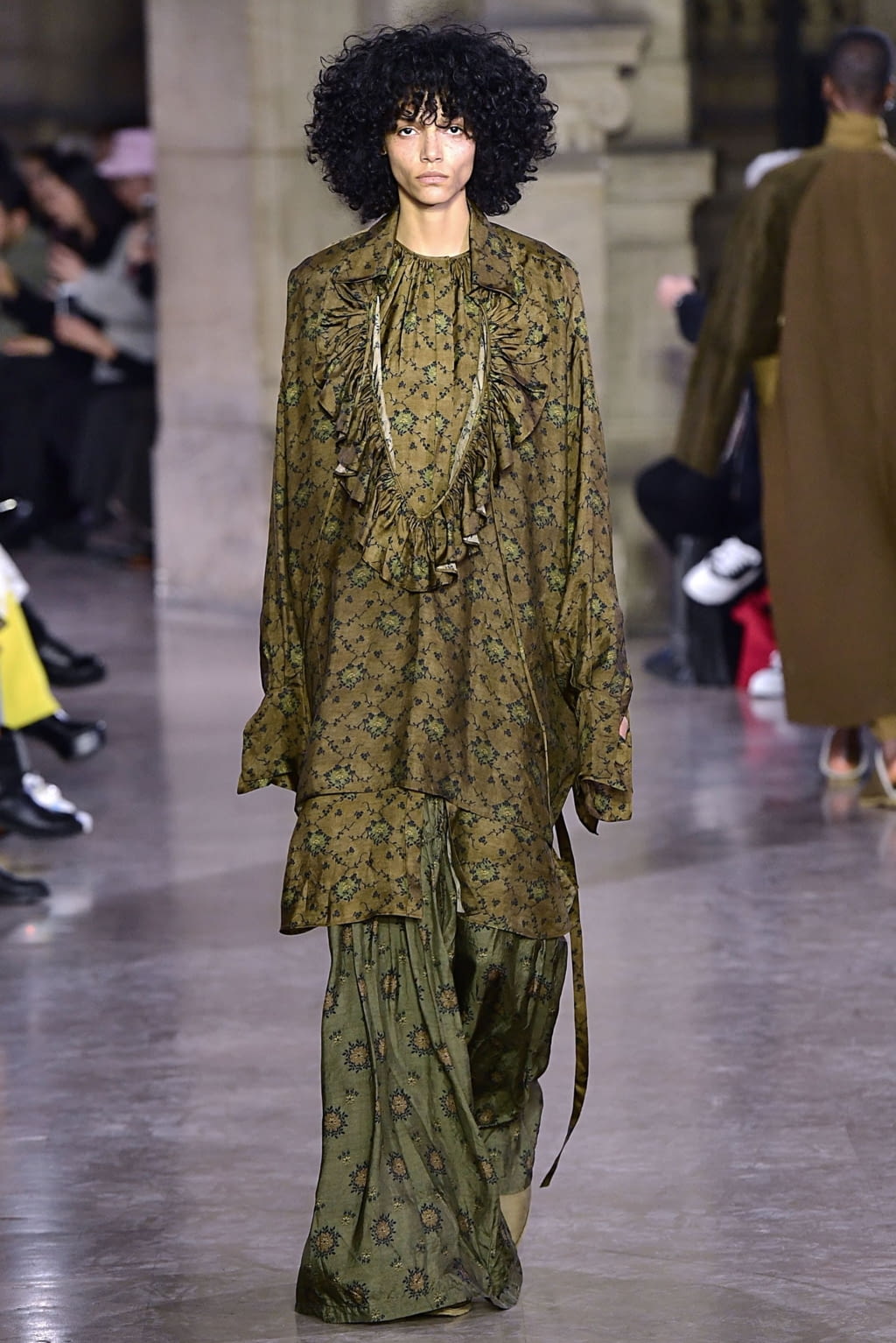Fashion Week Paris Fall/Winter 2019 look 25 from the Uma Wang collection 女装
