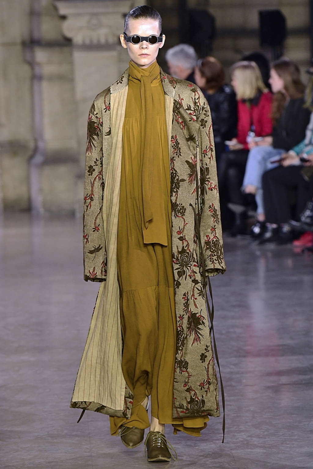Fashion Week Paris Fall/Winter 2019 look 27 de la collection Uma Wang womenswear