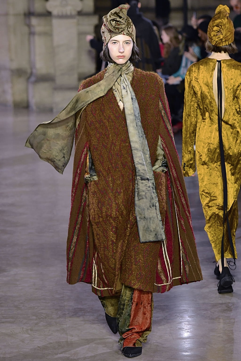 Fashion Week Paris Fall/Winter 2019 look 33 from the Uma Wang collection 女装