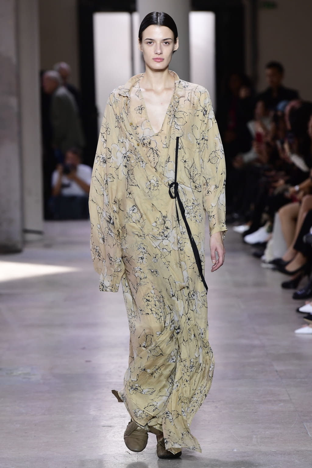 Fashion Week Paris Spring/Summer 2018 look 7 from the Uma Wang collection womenswear