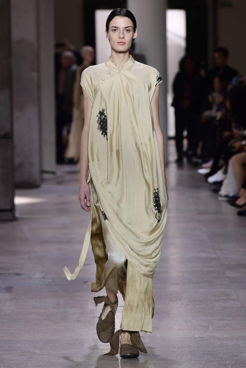 Fashion Week Paris Spring/Summer 2018 look 32 from the Uma Wang collection womenswear