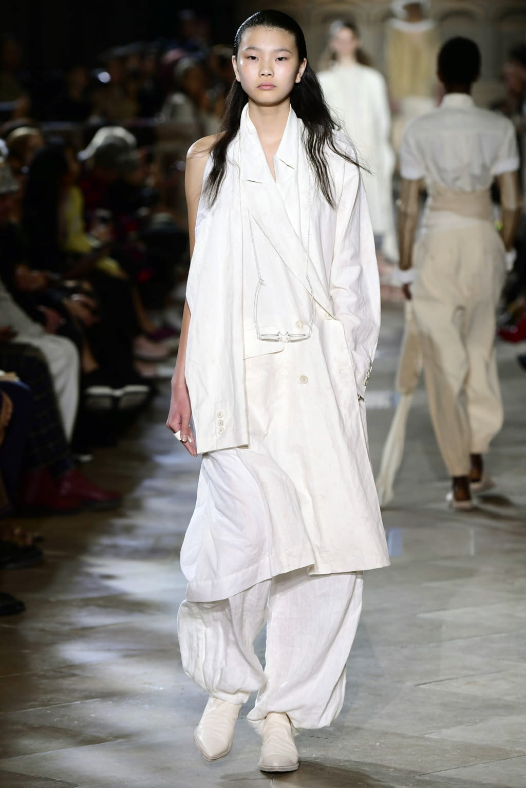 Fashion Week Paris Spring/Summer 2019 look 15 from the Uma Wang collection 女装