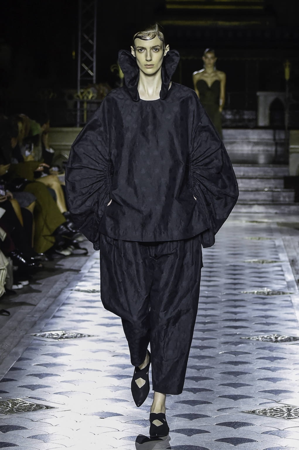 Fashion Week Paris Spring/Summer 2020 look 1 from the Uma Wang collection womenswear