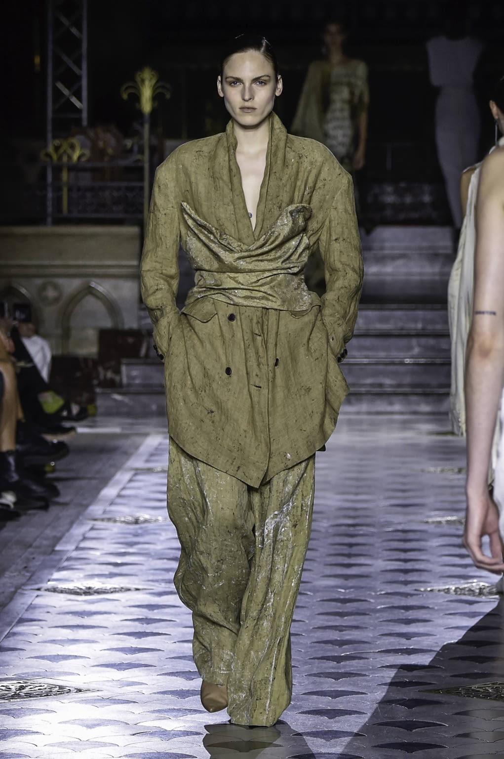 Fashion Week Paris Spring/Summer 2020 look 23 from the Uma Wang collection 女装