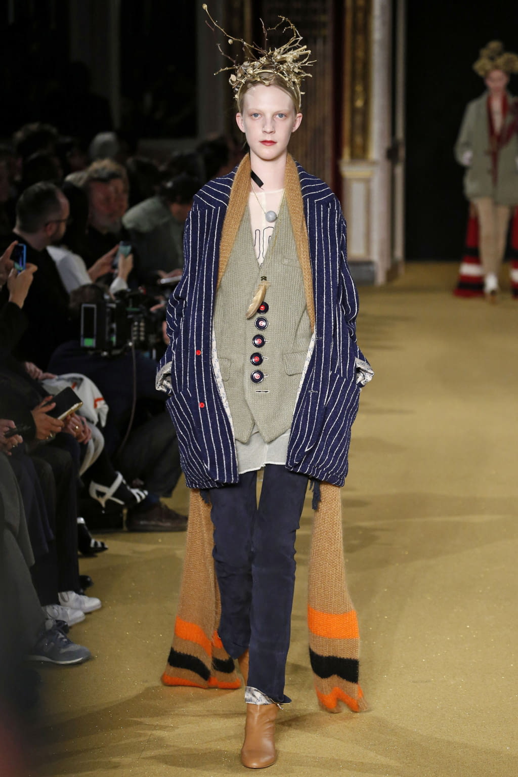 Fashion Week Paris Fall/Winter 2016 look 13 from the Undercover collection womenswear