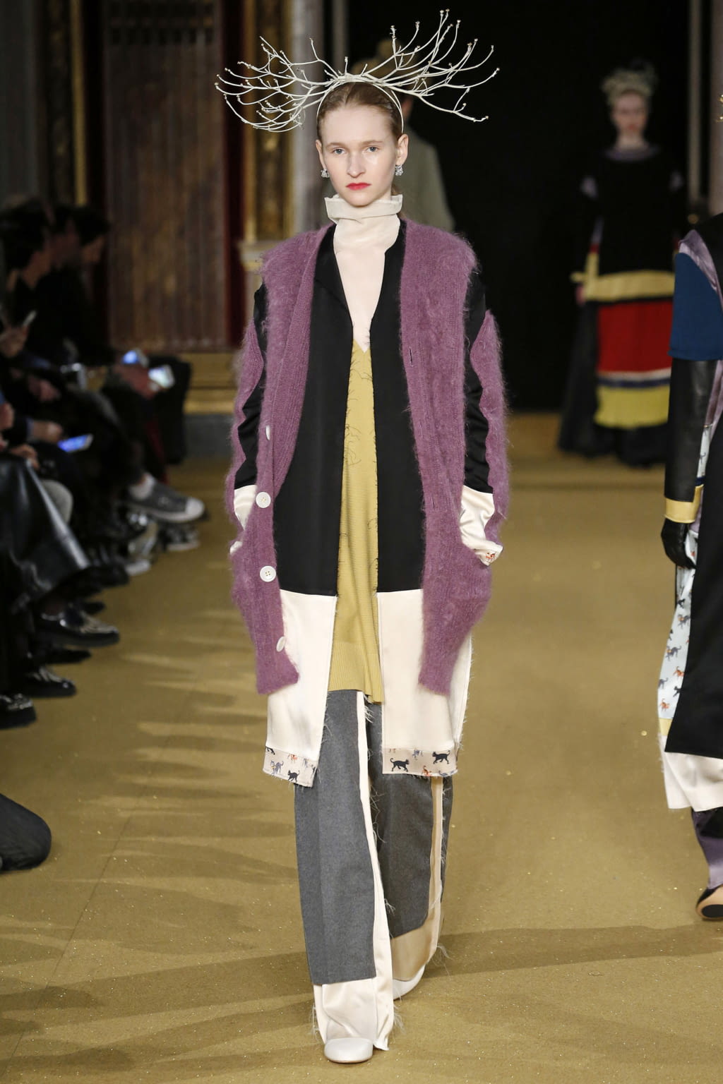 Fashion Week Paris Fall/Winter 2016 look 16 from the Undercover collection 女装