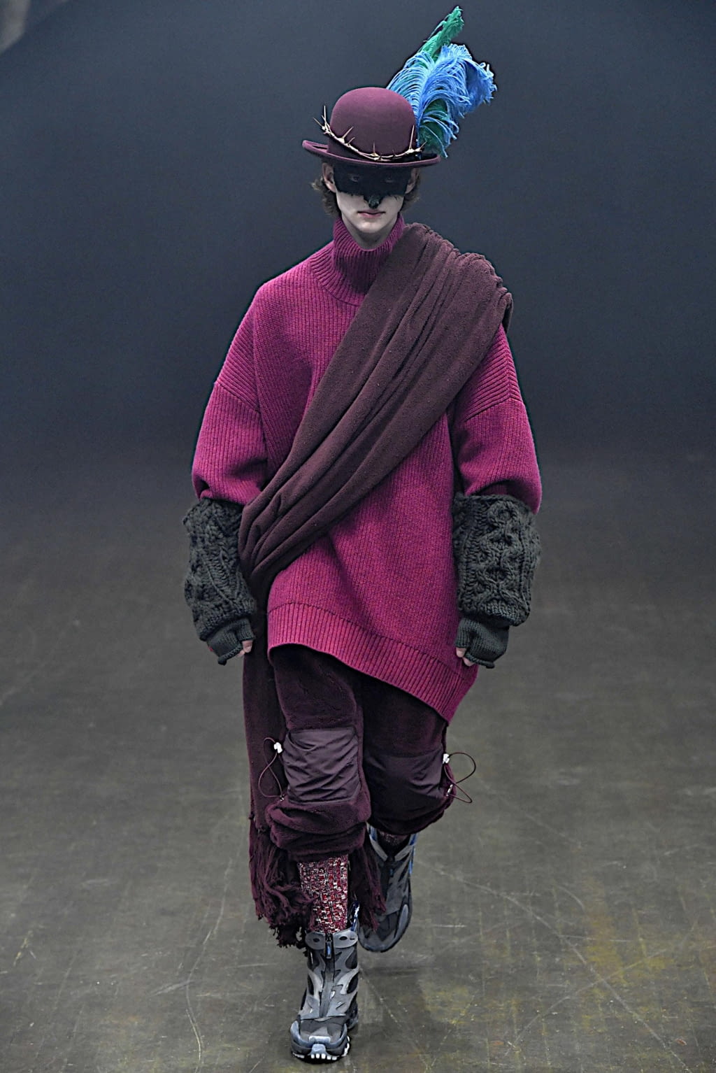 Fashion Week Paris Fall/Winter 2019 look 11 from the Undercover collection 男装