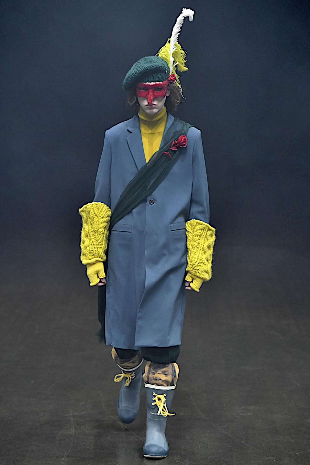 Fashion Week Paris Fall/Winter 2019 look 14 from the Undercover collection menswear
