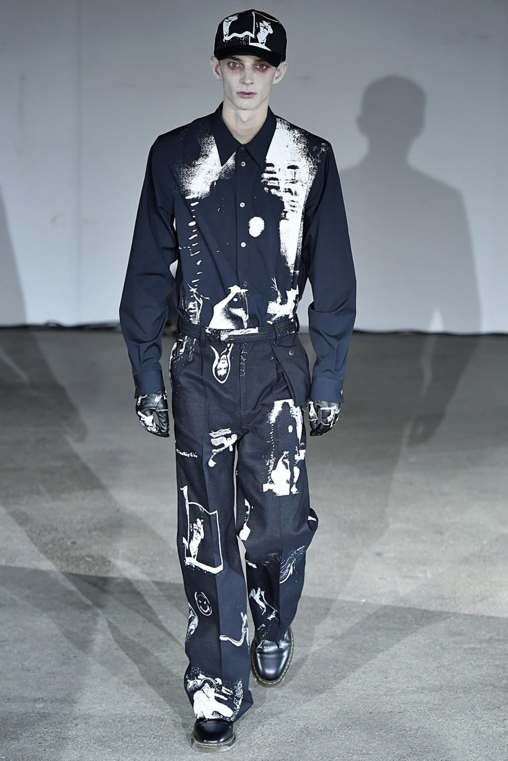 Fashion Week Paris Spring/Summer 2019 look 29 from the Undercover collection 男装