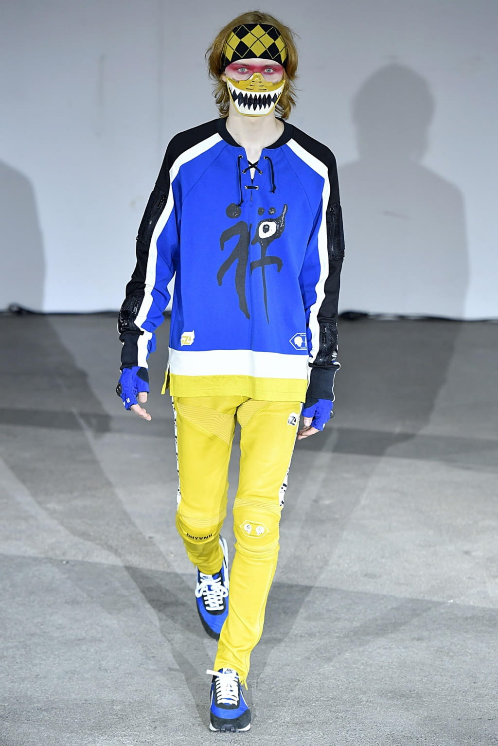 Fashion Week Paris Spring/Summer 2019 look 16 from the Undercover collection 男装