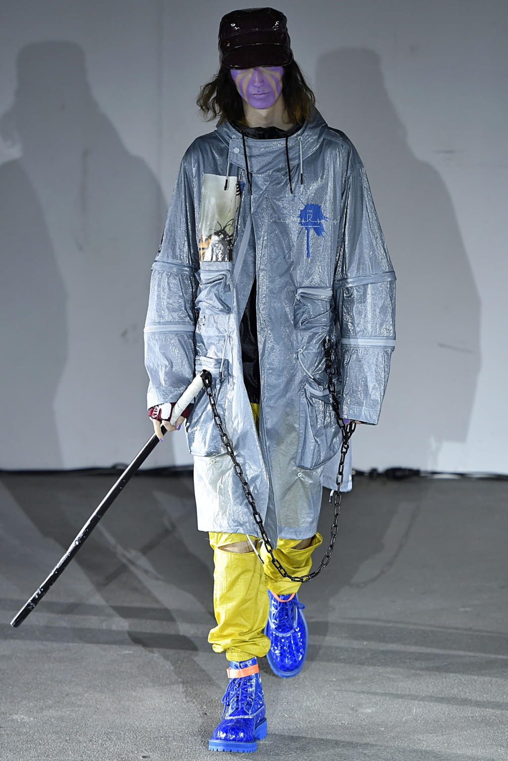 Fashion Week Paris Spring/Summer 2019 look 18 from the Undercover collection menswear