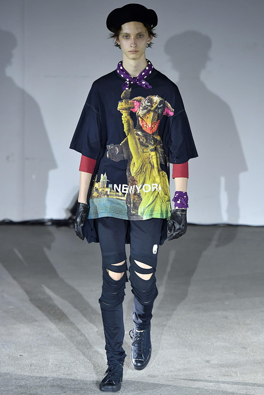 Fashion Week Paris Spring/Summer 2019 look 43 from the Undercover collection menswear