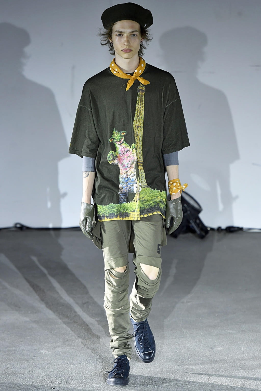 Fashion Week Paris Spring/Summer 2019 look 40 from the Undercover collection 男装