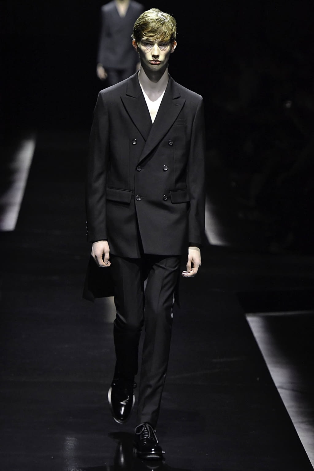 Fashion Week Paris Spring/Summer 2020 look 1 from the Undercover collection 男装