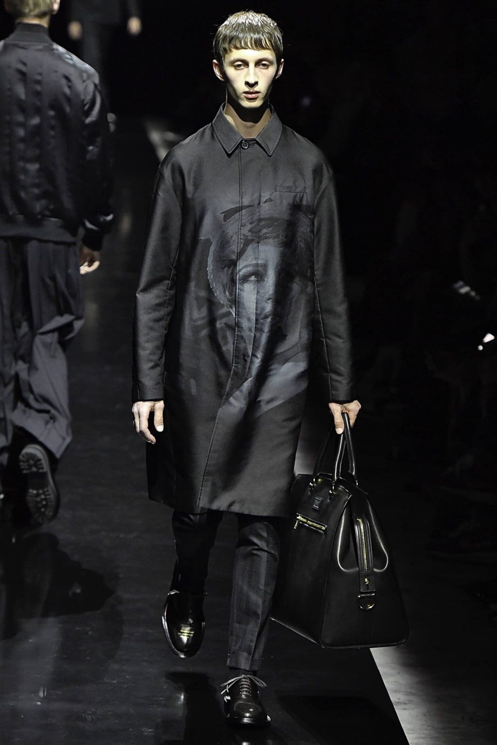Fashion Week Paris Spring/Summer 2020 look 31 from the Undercover collection 男装