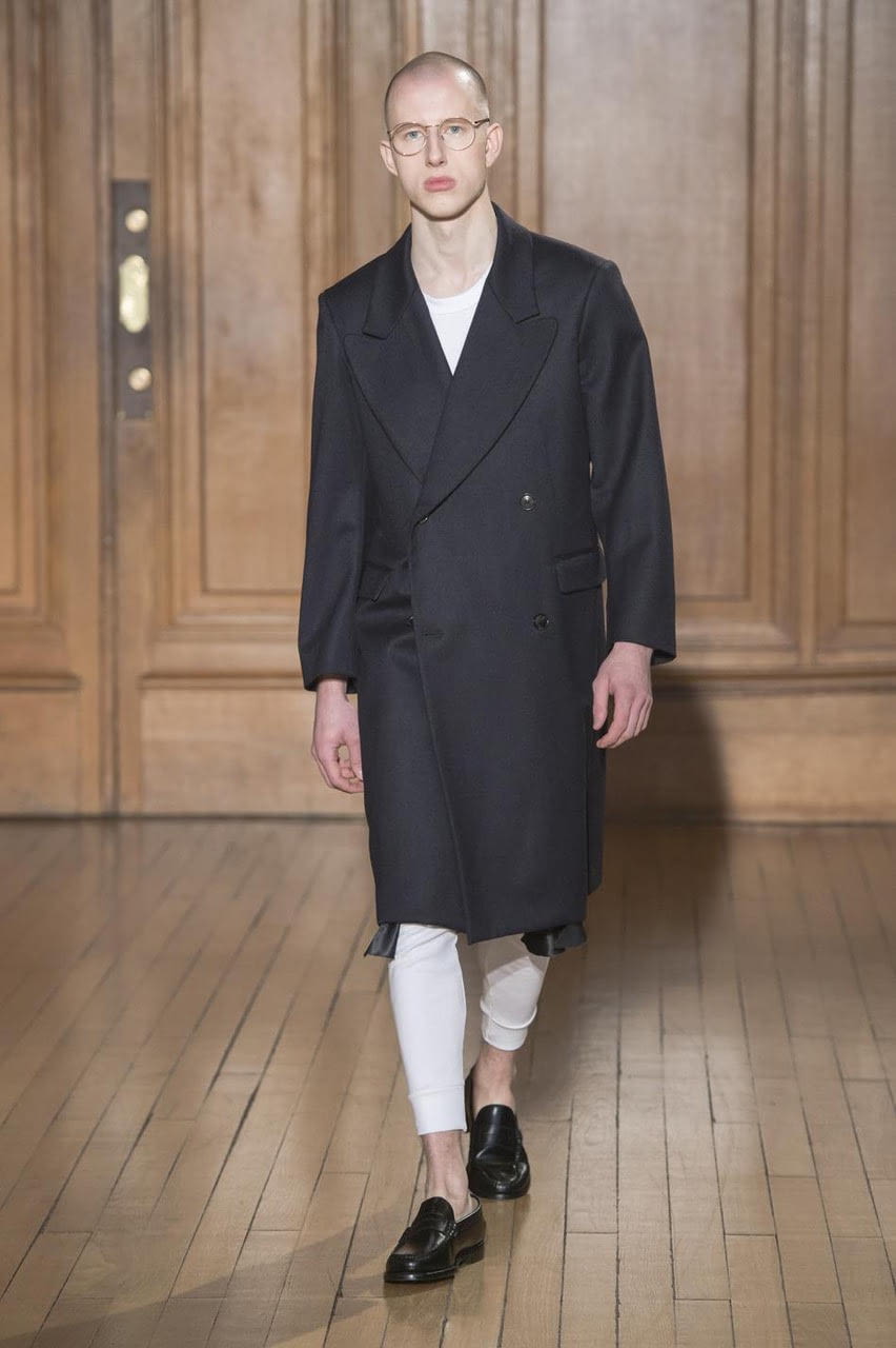 Fashion Week Paris Fall/Winter 2018 look 15 from the Hed Mayner collection menswear