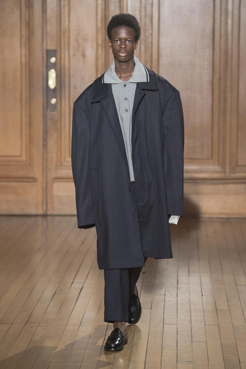 Fashion Week Paris Fall/Winter 2018 look 16 from the Hed Mayner collection menswear