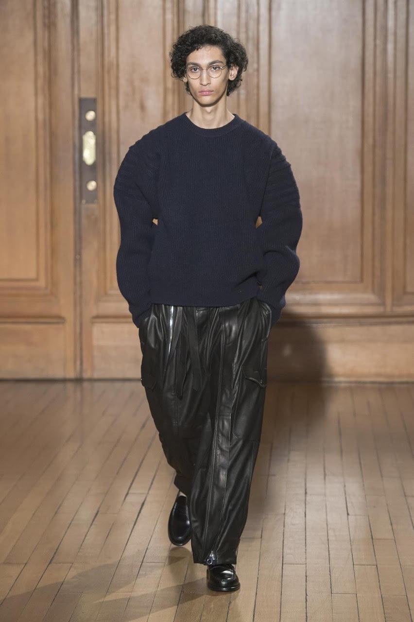 Fashion Week Paris Fall/Winter 2018 look 22 from the Hed Mayner collection 男装