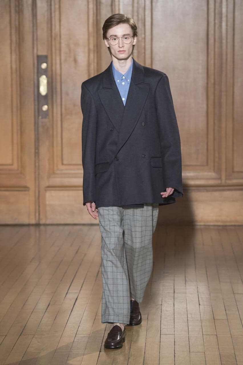 Fashion Week Paris Fall/Winter 2018 look 21 from the Hed Mayner collection menswear