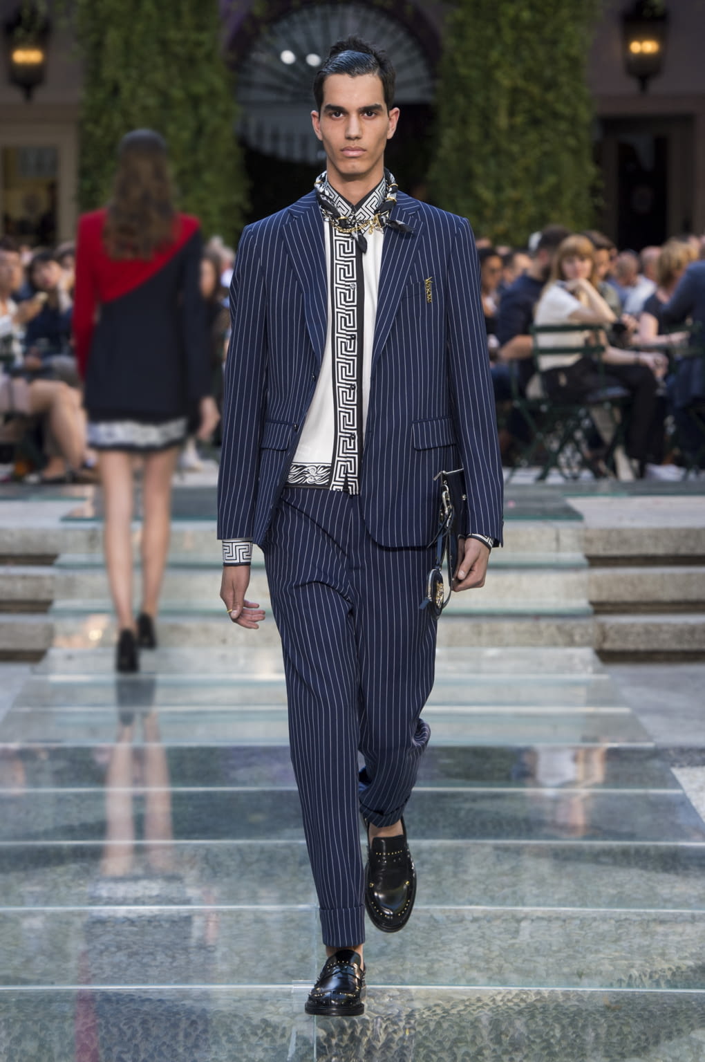 Fashion Week Milan Spring/Summer 2018 look 10 from the Versace collection menswear