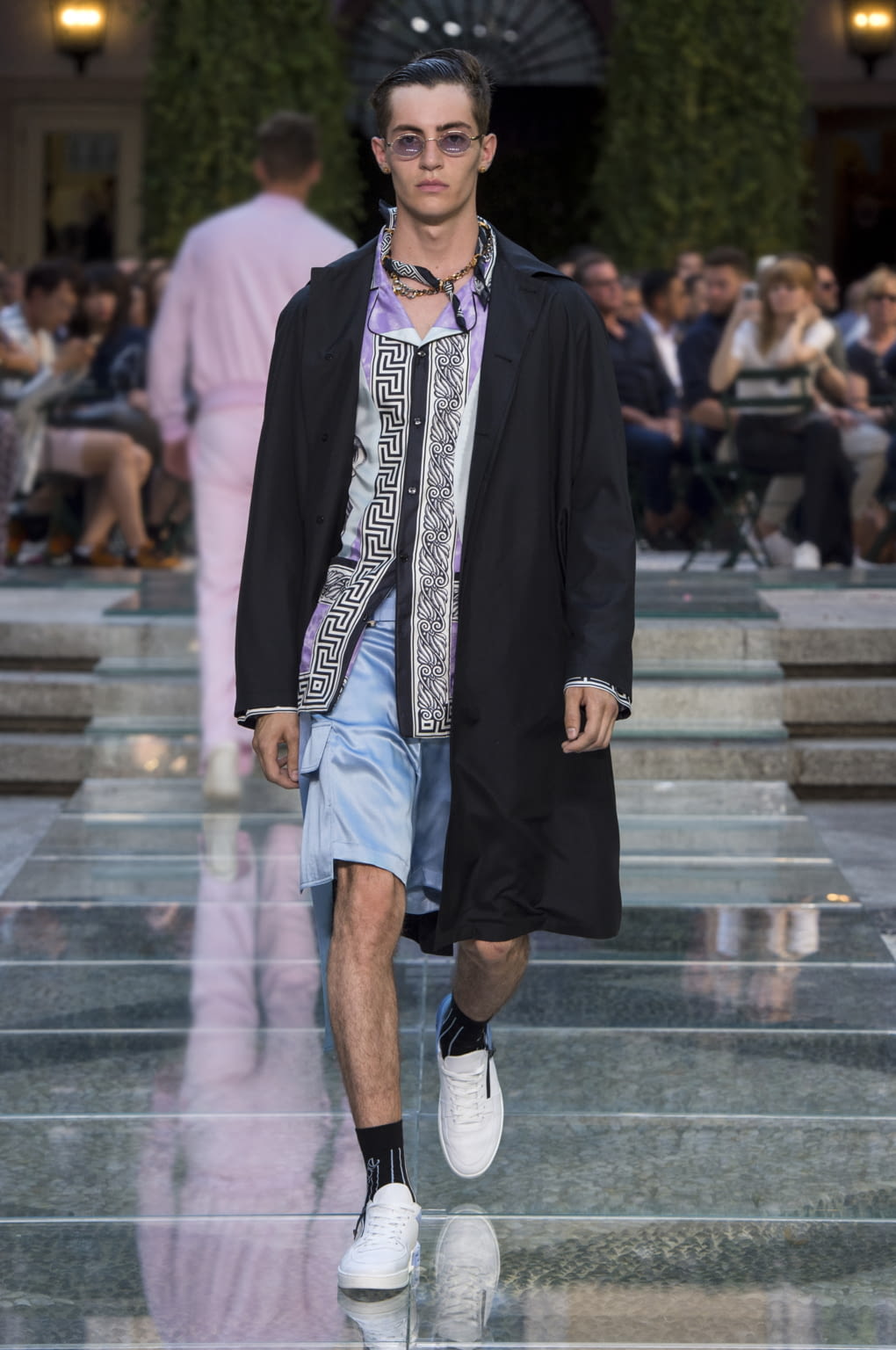 Fashion Week Milan Spring/Summer 2018 look 24 from the Versace collection menswear
