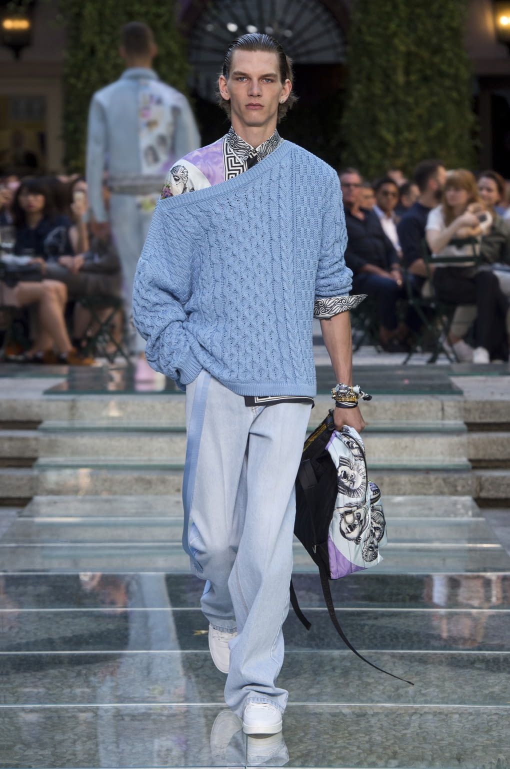 Fashion Week Milan Spring/Summer 2018 look 27 from the Versace collection menswear