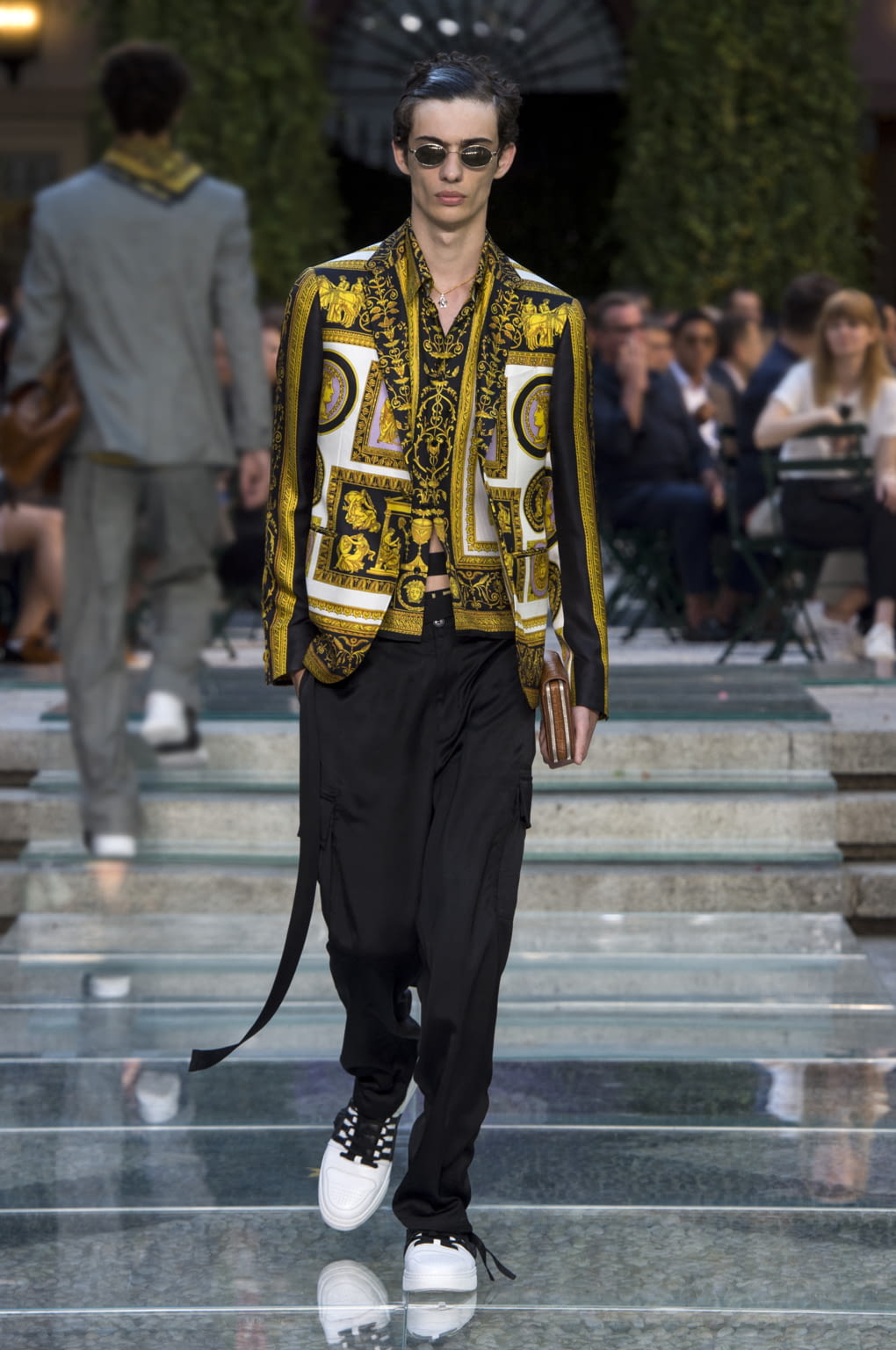 Fashion Week Milan Spring/Summer 2018 look 32 from the Versace collection menswear