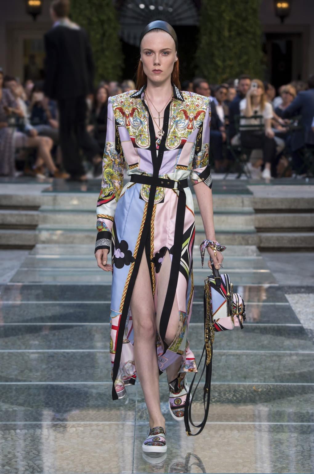 Fashion Week Milan Spring/Summer 2018 look 34 from the Versace collection menswear