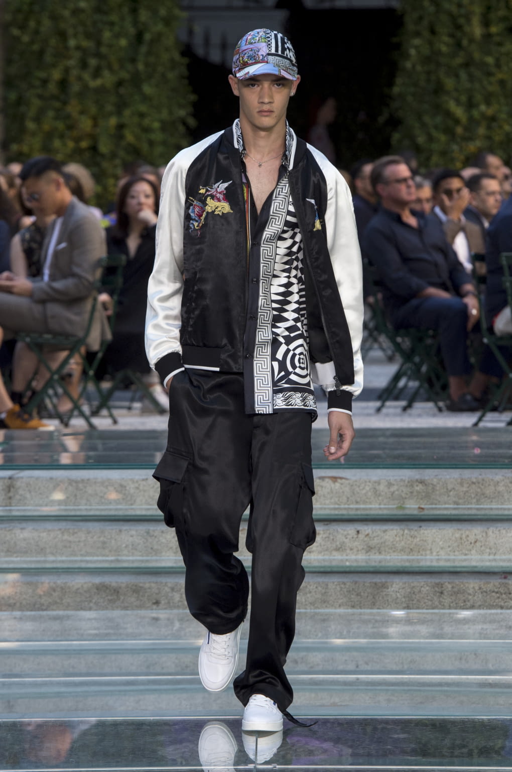 Fashion Week Milan Spring/Summer 2018 look 37 from the Versace collection menswear