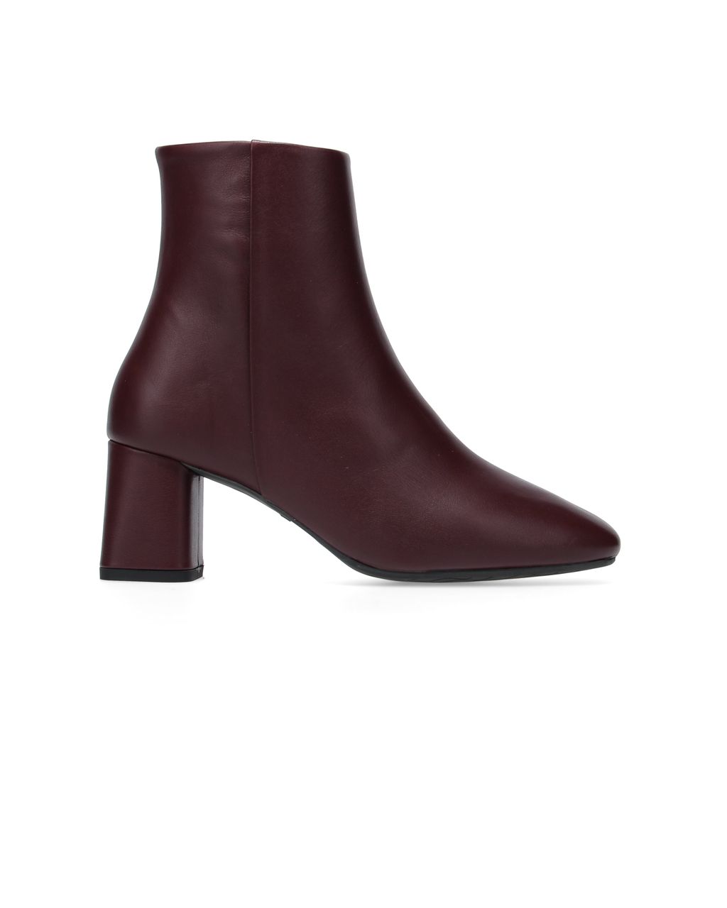 Fashion Week Paris Spring/Summer 2025 look 30 from the Repetto collection womenswear accessories