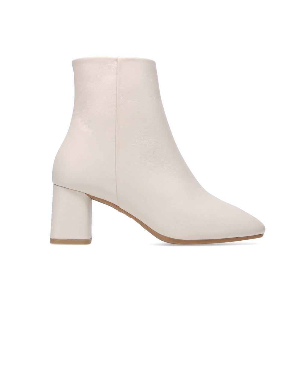 Fashion Week Paris Spring/Summer 2025 look 49 from the Repetto collection womenswear accessories