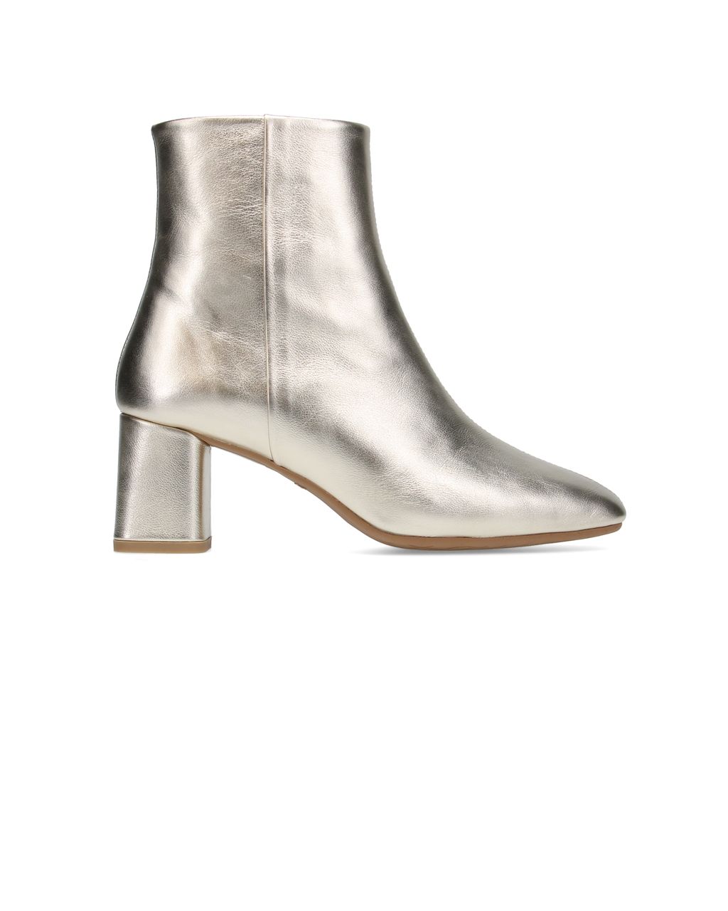 Fashion Week Paris Spring/Summer 2025 look 50 from the Repetto collection womenswear accessories