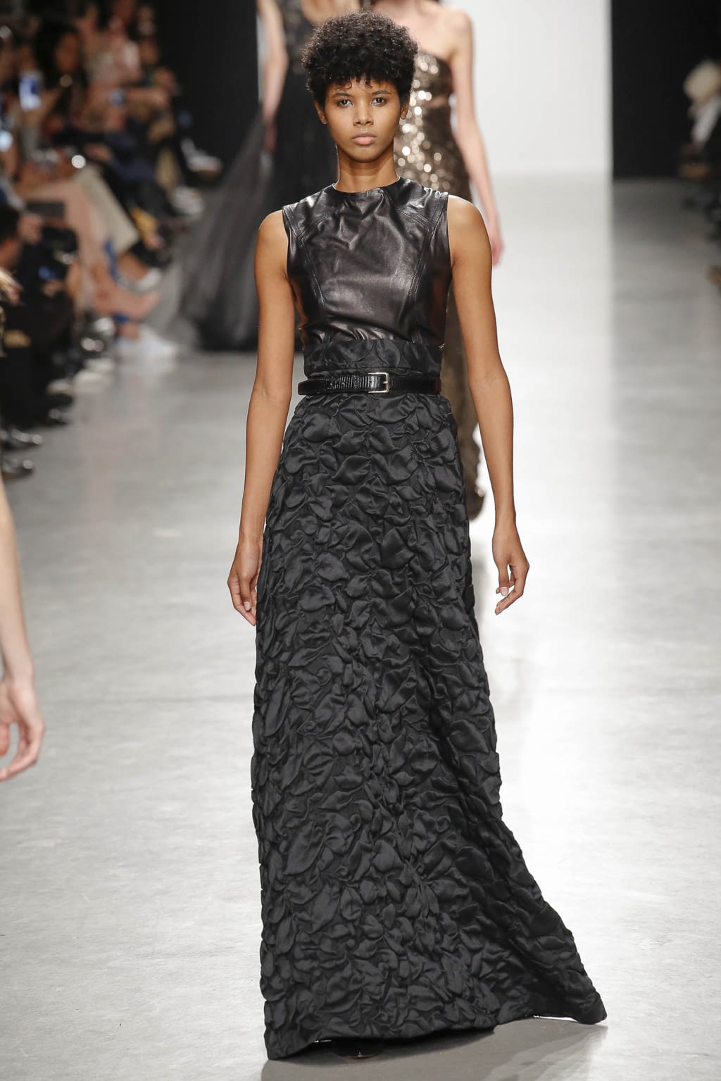 Fashion Week Paris Fall/Winter 2017 look 35 from the Valentin Yudashkin collection womenswear