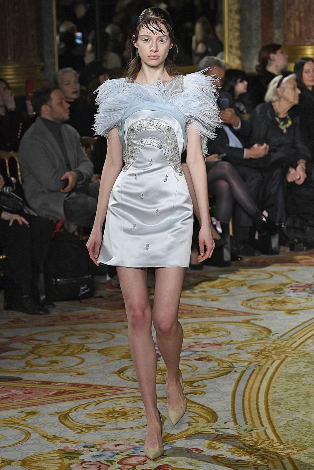 Fashion Week Paris Fall/Winter 2018 look 25 from the Valentin Yudashkin collection womenswear