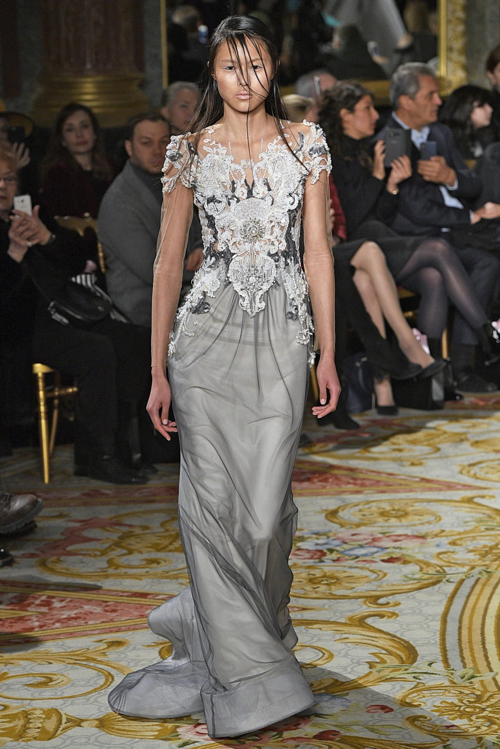 Fashion Week Paris Fall/Winter 2018 look 35 from the Valentin Yudashkin collection womenswear