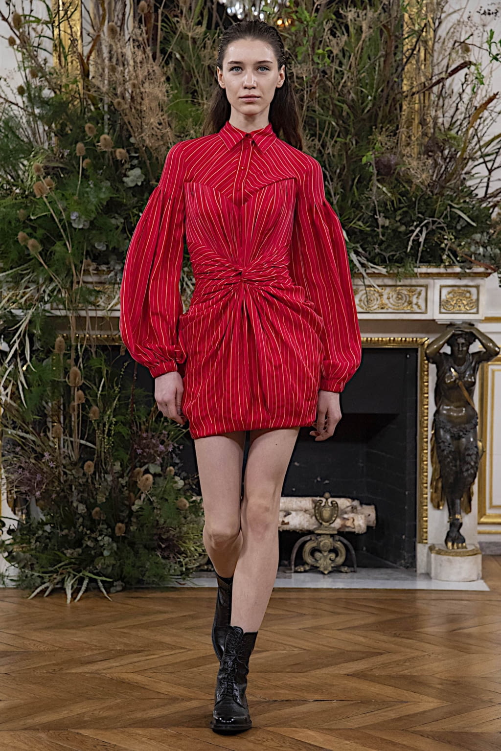 Fashion Week Paris Fall/Winter 2020 look 11 from the Valentin Yudashkin collection womenswear