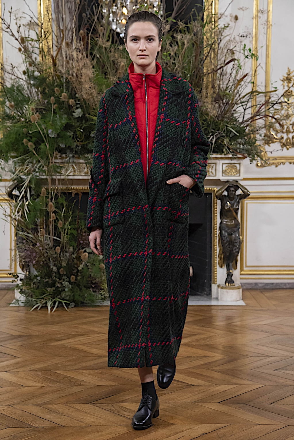 Fashion Week Paris Fall/Winter 2020 look 12 de la collection Valentin Yudashkin womenswear