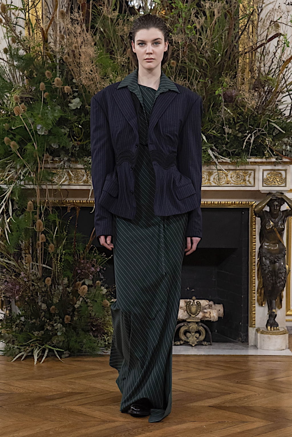 Fashion Week Paris Fall/Winter 2020 look 13 from the Valentin Yudashkin collection 女装