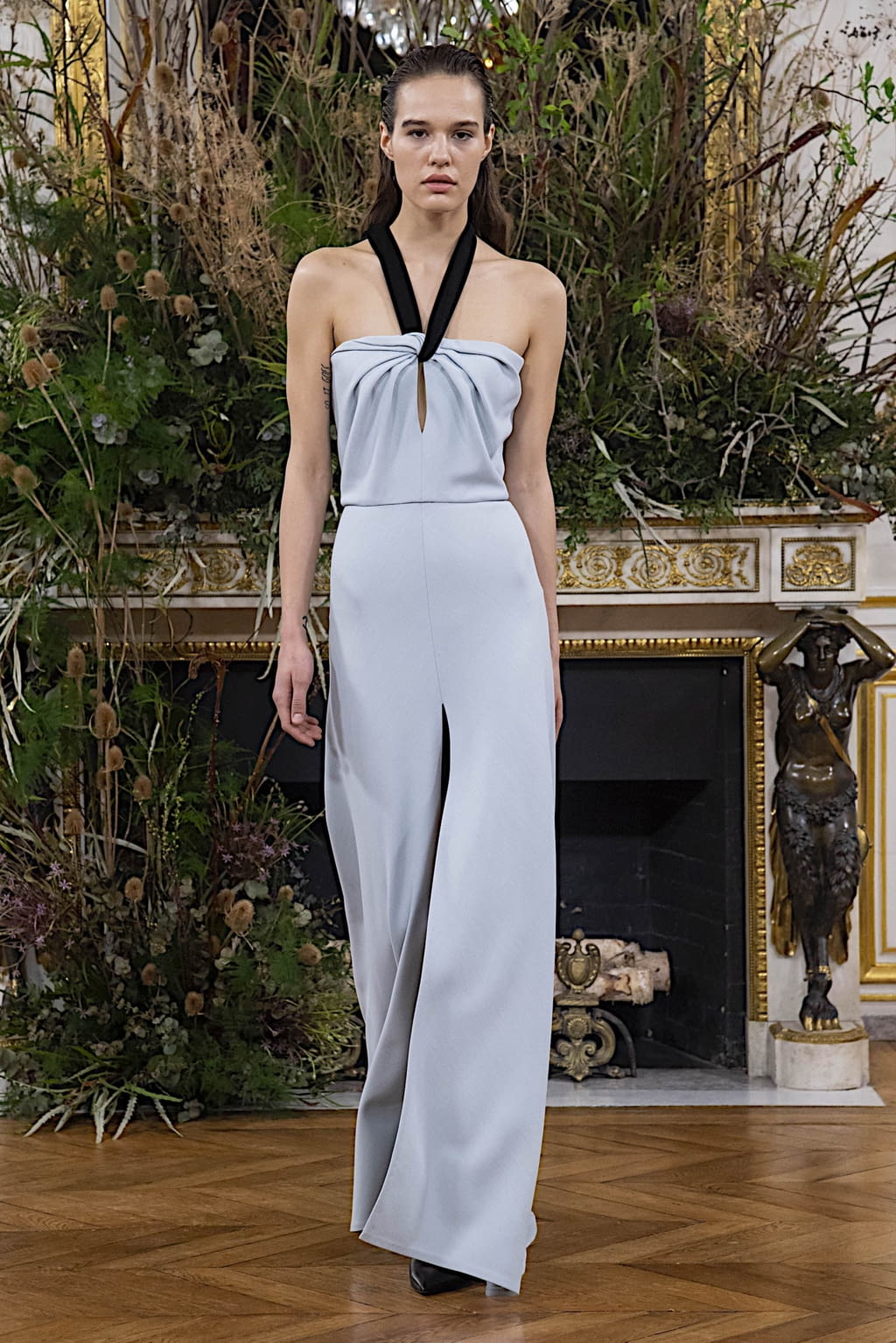 Fashion Week Paris Fall/Winter 2020 look 19 from the Valentin Yudashkin collection womenswear