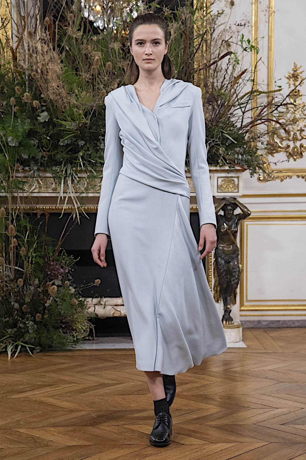 Fashion Week Paris Fall/Winter 2020 look 20 from the Valentin Yudashkin collection womenswear